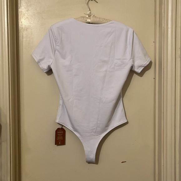 NWT White Reoria Double Lined Deep V-Neck Bodysuit size large - Picture 2 of 4